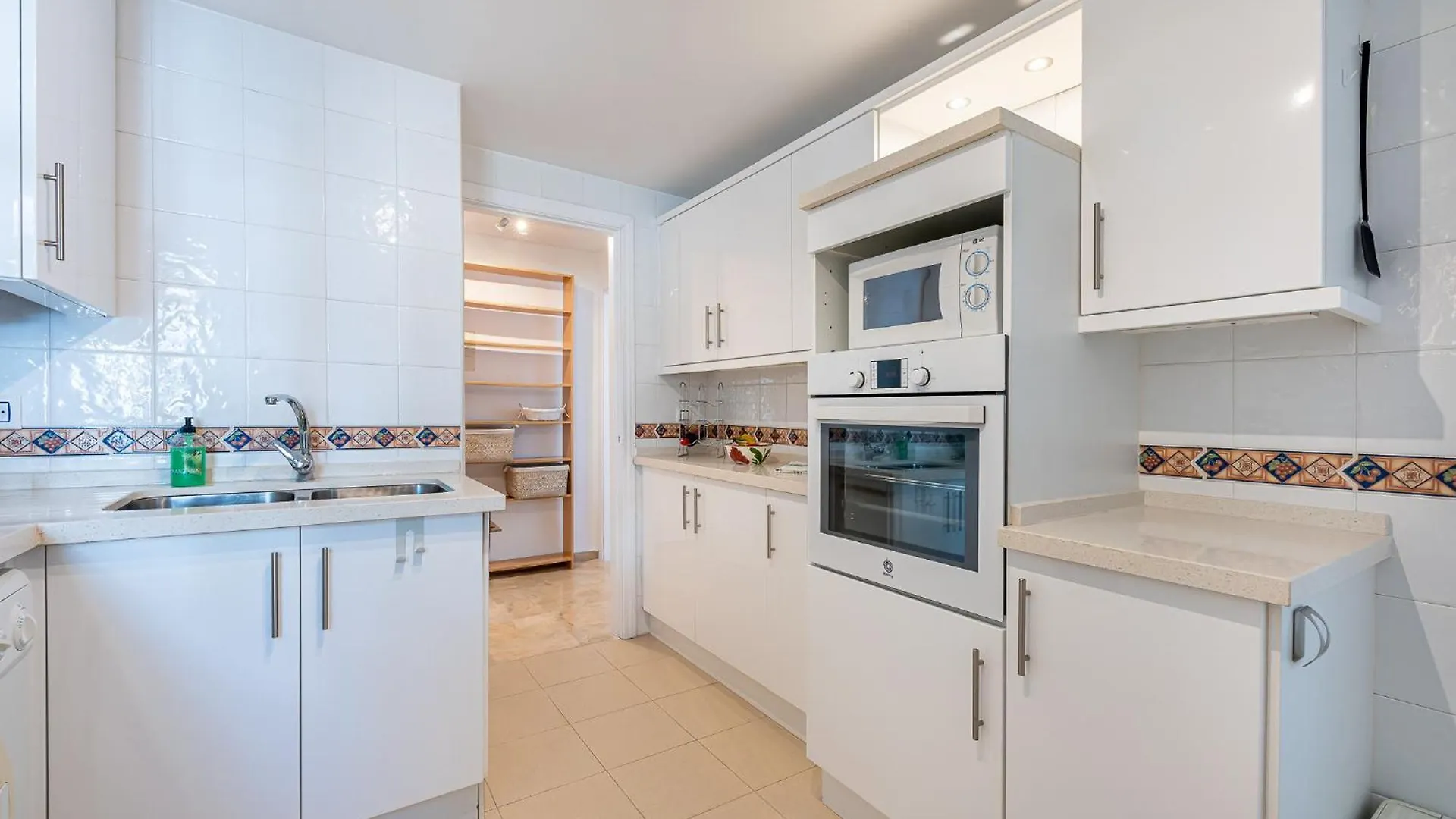Refugio De Riviera 2 Bed Apt Sitio de Calahonda 0*,  스페인