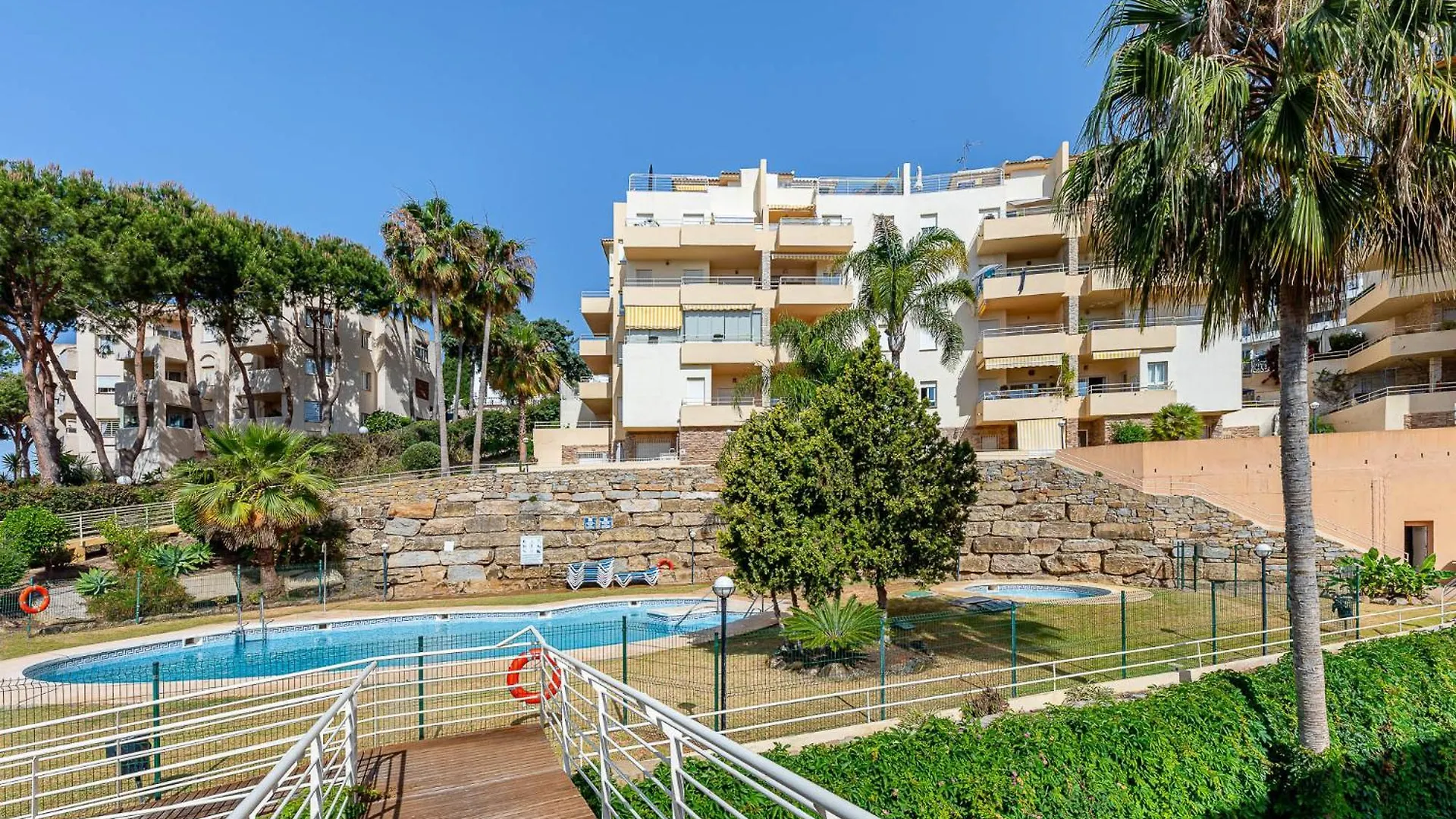 Refugio De Riviera 2 Bed Apt Sitio de Calahonda
